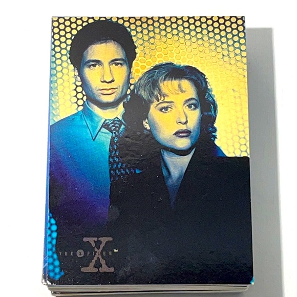 Vintage 95' Topps X Files Season 1 Complete Set & X-Files Pencils Loot Crate - Picture 3 of 17